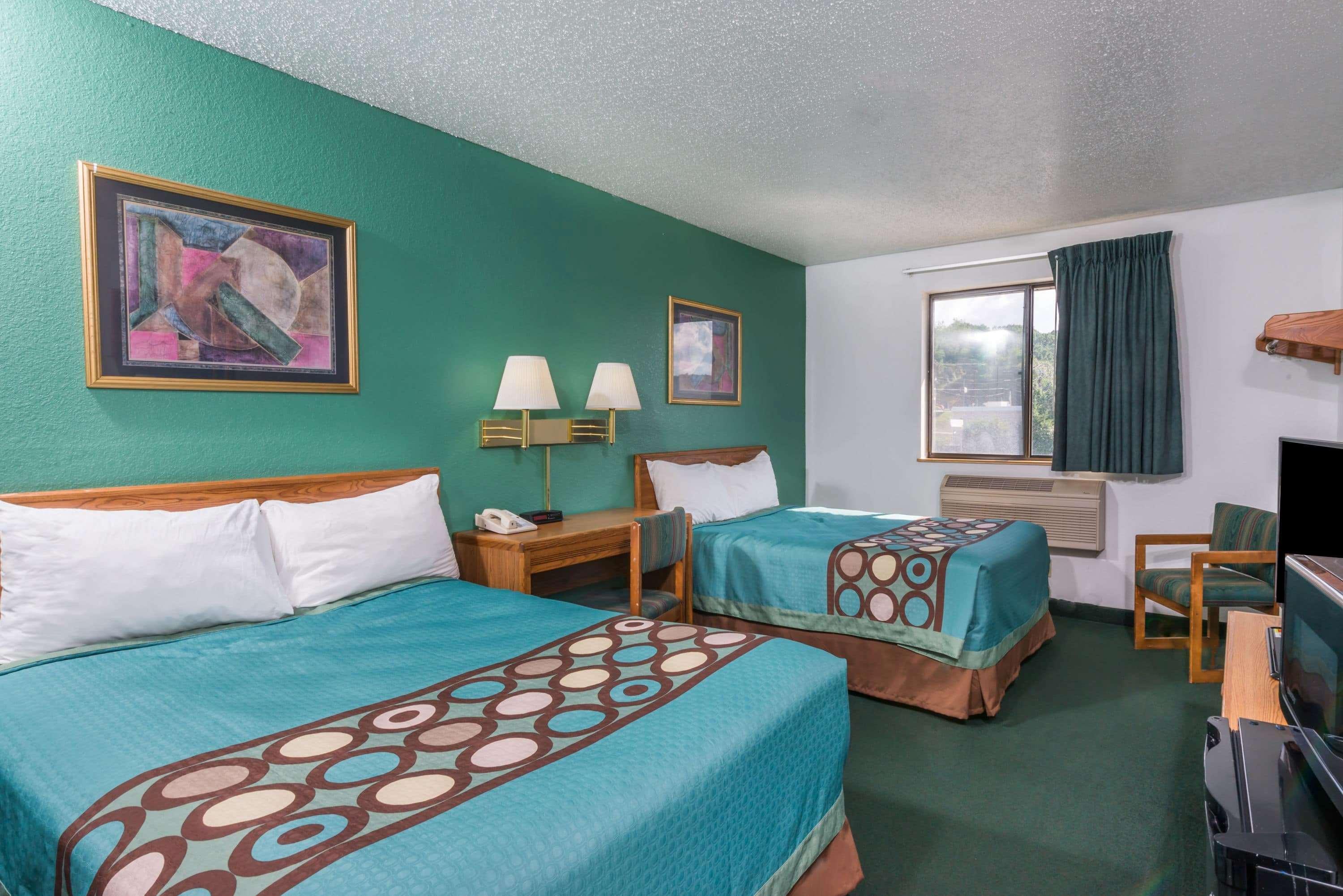 Super 8 By Wyndham New Stanton Hotel Bagian luar foto